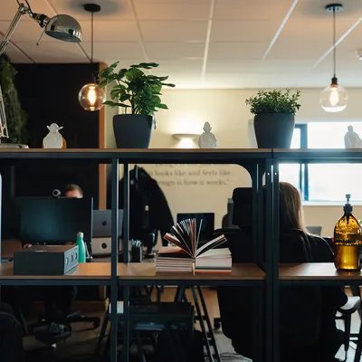 Shape April 2022 HR 198